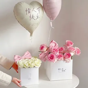 Elegant square white Valentine's Day flower hug bag with pink bow for rose bouquets