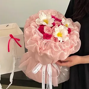 Elegante roze zijden gaasstof voor bloemstukken en boeketverpakking DIY craft