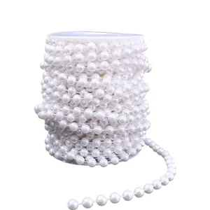 Witte hoogglanzende imitatie parelketting op rol voor DIY bruiloft ambachten