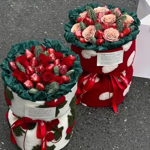 Boîte d'emballage de bouquet en laine d'agneau en peluche avec thème fraise et rose
