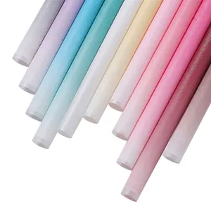 Papel de regalo floral impermeable con degradado y película brillante para ramos.