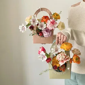 Mini scatola regalo portatile per composizioni floreali di garofani della mamma