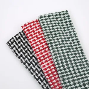 Elegante tessuto tweed pied de poule per confezioni di bouquet in nero, rosso e verde