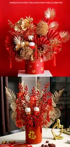 Elegante composizione di bacche rosse e oro per la decorazione del capodanno cinese