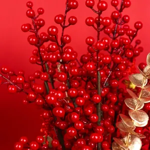 Ramo di Bacche di Agrifoglio Rosso Artificiale per Decorazioni di Capodanno Plastica Schiuma Fiori Finti Stelo di Melograno Casa Matrimonio Festa Ornamento