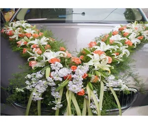 Detailed view of floral foam suction cup tray used for wedding car flower decoration