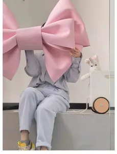 Kit materiale per grande fiocco decorativo rosa fai-da-te per vetrine di negozi di fiori.