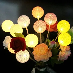 Festliche 11 Baumwollkugel LED-Lichterkette für Blumensträuße und Heimdekoration