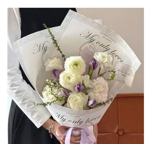 Elegante papel de regalo para flores con encaje para ramos románticos de San Valentín