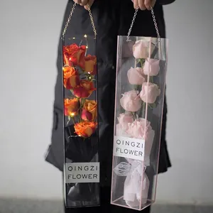 Boîte d'emballage de fleurs transparente avec poignée chaîne et LED