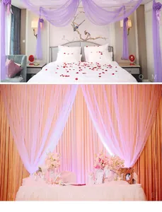 Elegante bruiloftsdecoratie met romantische roze en paarse sneeuwgaas stoffen gordijnen