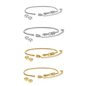 Vista dettagliata dei bracciali a catena serpente da 2mm e 3mm in acciaio oro e argento