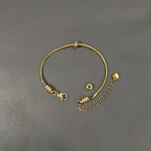 Dettaglio bracciale a catena serpente in acciaio inossidabile dorato 18k per DIY