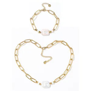 Elegante set di gioielli in acciaio inossidabile dorato con ciondolo in madreperla