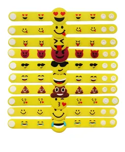 Bracelets emoji en silicone jaune avec diverses expressions faciales amusantes pour enfants