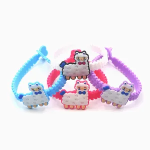 Bunte Cartoon Alpaka PVC Silikon Armbänder Set für Kinder und Damen Schmuck Accessoires