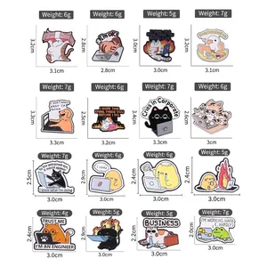 Umfangreiche Sammlung von Cartoon-Bürotier-Emaille-Pins mit Gewichts- und Größenangaben