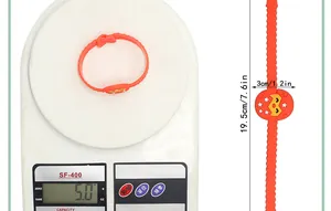 Dettagli dimensioni e peso del bracciale pasquale in silicone rosso lungo 19,5 cm