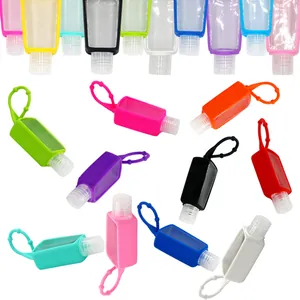 Détail des flacons de voyage rechargeables 30ml avec étuis de protection en silicone