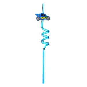 Détail d'une paille en spirale bleue avec un accessoire de voiture de course dessin.