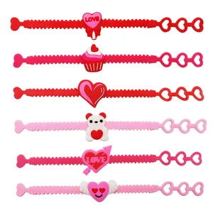 Braccialetto in PVC del Fumetto dei Bambini del Giorno di San Valentino Braccialetto Regolabile della Cinghia del Pendente del Bigné del Cuore dell'Orso Sveglio