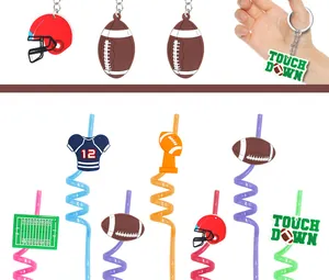 Dettaglio cannucce a spirale a tema football americano con maglie e caschi decorati
