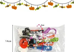 Vista dettagliata del set di portachiavi in silicone Halloween in busta di plastica da 14 cm.