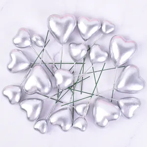 Decorazioni per torte a forma di cuore d'argento in varie dimensioni per il compleanno