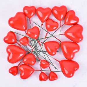 Decorazioni per torte a forma di cuore rosso in varie dimensioni per dolci romantici