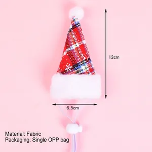 Détails du chapeau de Noël rouge pour animaux avec dimensions de 12 cm de haut et 6,5 cm