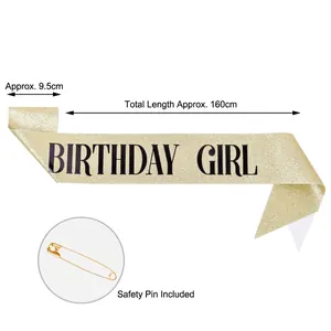 Gold glitzernde Birthday Girl Schärpe mit Größenangaben und Sicherheitsnadel.