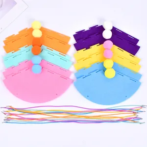 Set di cappellini di compleanno per animali in feltro colorato con pompon, pack da 6.