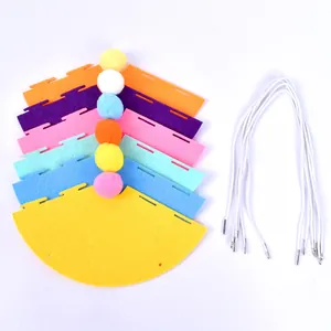 Set di 6 cappelli di compleanno fai-da-te in feltro per animali con pompon ed elastici.