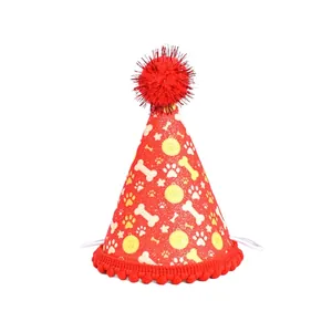 Chapeau de fête rouge brillant pour animaux avec motifs pattes et os pour anniversaire