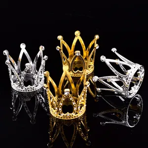 Décoration de Gâteau Couronne en Fer et Strass pour Anniversaire Princesse Enfant Or Argent Motif Coeur Couronnes Ornements