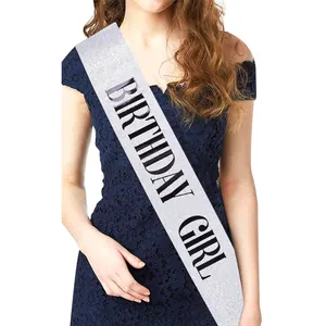 Silber glitzernde Geburtstagsschärpe mit schwarzem 'Birthday Girl' Text für Partys