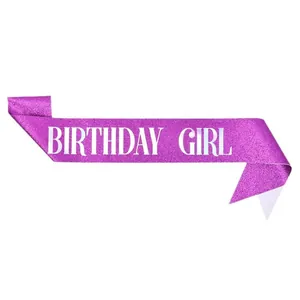Lebhafte lila Glitzerschärpe mit Birthday Girl Text für Partyfeiern und Veranstaltungen