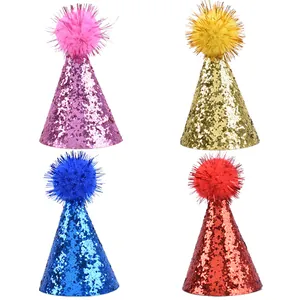 Juego de cuatro gorros de cumpleaños brillantes para mascotas con pompones suaves.