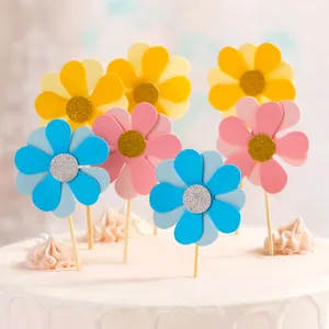 Décorations de gâteau en forme de marguerite double couche pour thèmes d'anniversaire