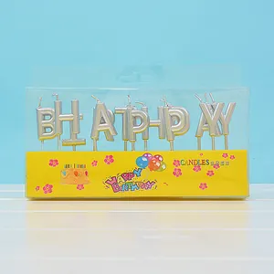 Premium silberne Alphabet-Kerzen Happy Birthday Set für Torten-Deko in gelber Verpackung