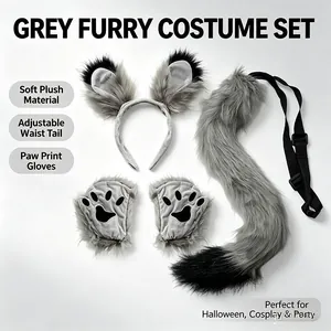 Dettaglio set costume lupo grigio con orecchie peluche coda e guanti per cosplay e feste