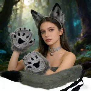 Set cosplay lupo grigio fatto a mano con orecchie, coda e zampe di peluche sul modello