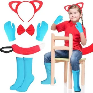 Vue détaillée du costume de renard pour enfants avec oreilles, queue, nœud, gants et chaussettes.