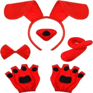 Vue détaillée d'un ensemble de costume de chiot rouge avec bandeau et gants.