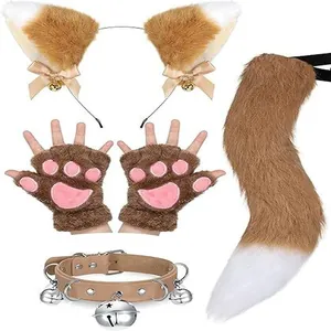 Vue détaillée de l'ensemble cosplay renard marron avec queue en peluche et oreilles de chat