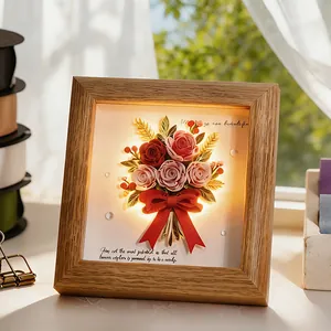 Χειροποίητη διακοσμητική ανθοδέσμη 3D quilling σε ξύλινη κορνίζα με θερμό φωτισμό