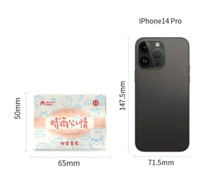 Gedetailleerde groottevergelijking van MR.PAPER stempelset met iPhone 14 Pro als schaal.
