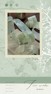 Macroweergave met gedetailleerde zilverfolie botanische patronen op scrapbookplakband.