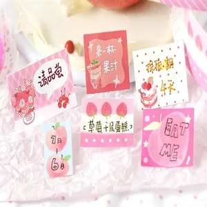 Detailopname van diverse beschrijfbare washi tape stickers met voedselthema voor DIY