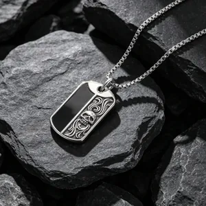 Collier plaque d'identité crâne gothique pour hommes en acier titane avec incrustation